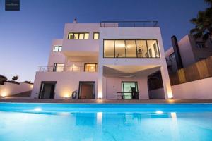 Chalet MINIMALISTA de DISEÑO MODERNO en venta en La Zubia. photo 0