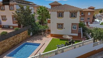 EXCLUSIVO CHALET EN VENTA EN OTURA photo 0