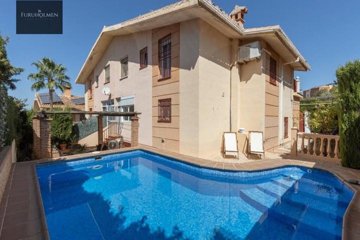 Casa pareada con piscina, en Huétor Vega photo 0