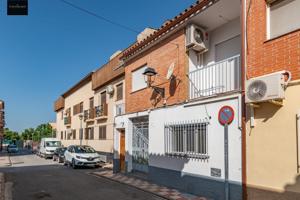 FÁNTASTICA CASA EN EL PUEBLO DE ALBOLOTE photo 0