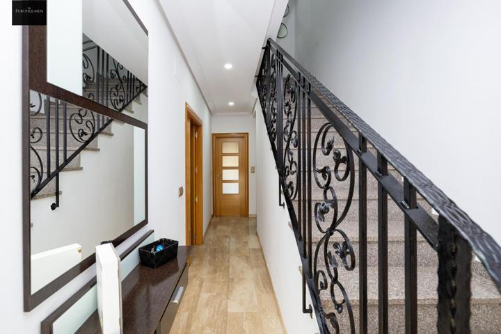 Adosado con piscina, en la mejor zona de Pulianas. photo 0