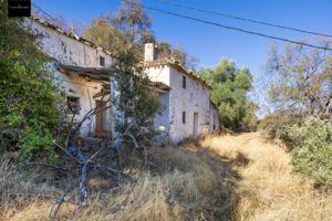 En uno de los pueblos más bonitos de España, finca ideal para rehabilitar y usar como alojamiento turístico photo 0