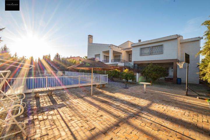 Unifamiliar En venta en Área De Granada, Huetor Vega photo 0