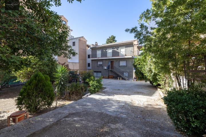 Ideal para obra nueva... O para tener una gran vivienda en el centro de La Zubia photo 0