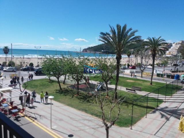 Piso en venta a pie de playa con vistas al mar photo 0