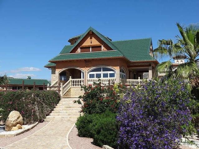Chalet de lujo en venta en Crevillente (Alicante) photo 0