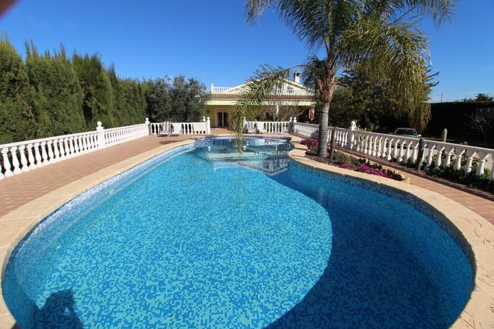 Chalet en venta, en Dolores (Alicante) photo 0