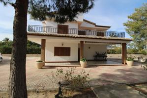 Chalet en venta en Crevillente (Alicante) photo 0