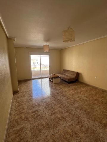 Piso en venta en Torrevieja (Alicante) photo 0