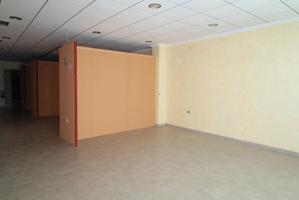 Local comercial en venta y alquiler en Catral (Alicante) photo 0