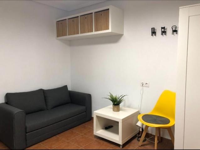 Estudio en alquiler en Catral (Alicante). Disponible el 15 de Enero. photo 0