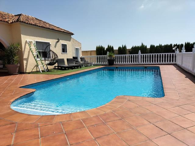 Chalet en venta en Catral (Alicante). photo 0