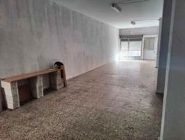 Local comercial en alquiler en Crevillente (Alicante) photo 0