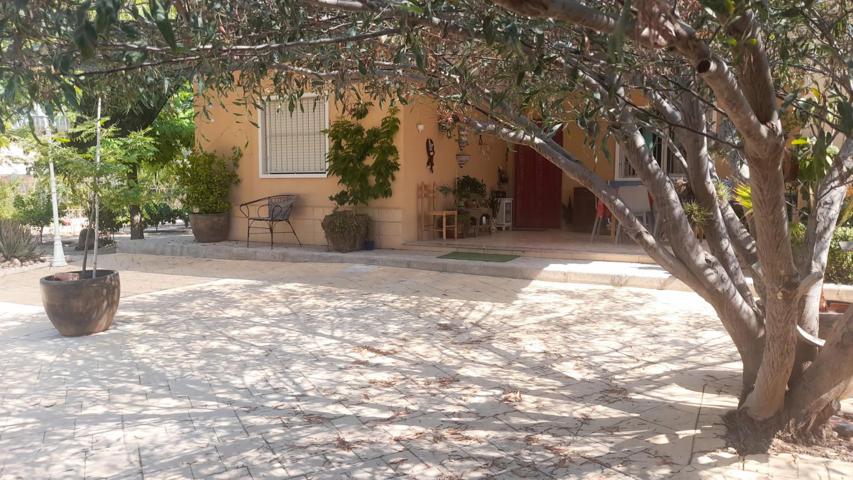 Chalet en venta en Crevillente (Alicante) photo 0