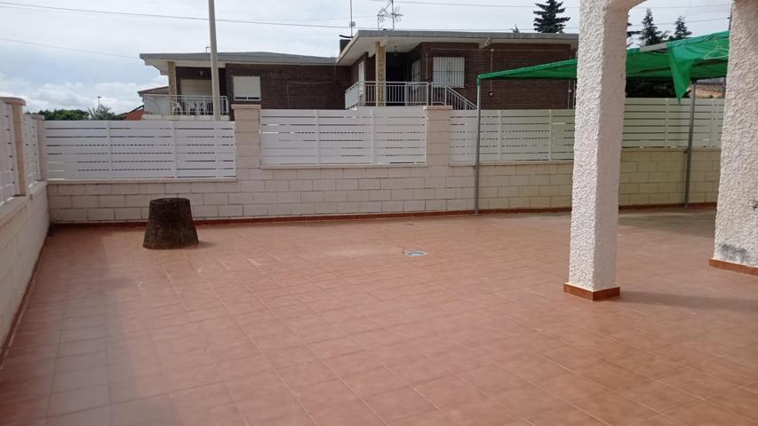 SE VENDE DUPLEX DE ESQUINA EN LOS NAREJOS photo 0