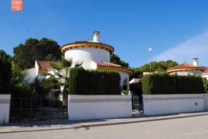 VILLA INDEPENDIENTE CON PARCELA DE  1800M2 EN RIOMAR MIL PALMERAS photo 0