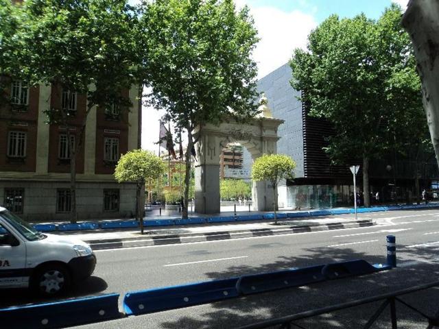 Piso En venta en Av Ciudad De Barcelona, Retiro, Madrid photo 0