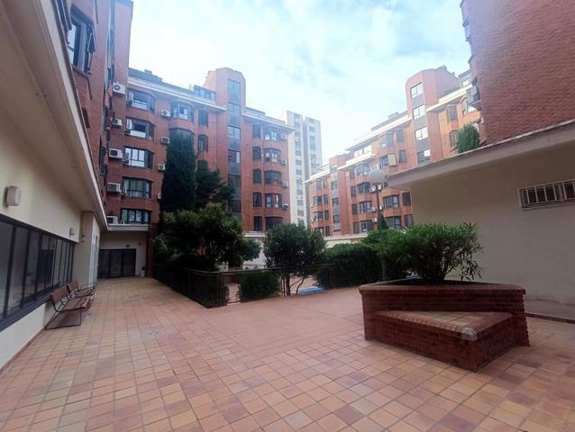  Ático En alquiler en Cl Primavera De Praga, Moratalaz, Madrid photo 0