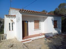 Casa esquinera en venta, en Mas Trader I, a reformar. photo 0