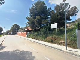 Terreno vallado en la entrada de la urbanización La Cogullada de Canyelles photo 0