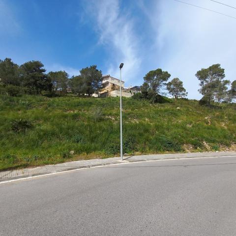 Terreno económico con grandes vistas en urb California photo 0