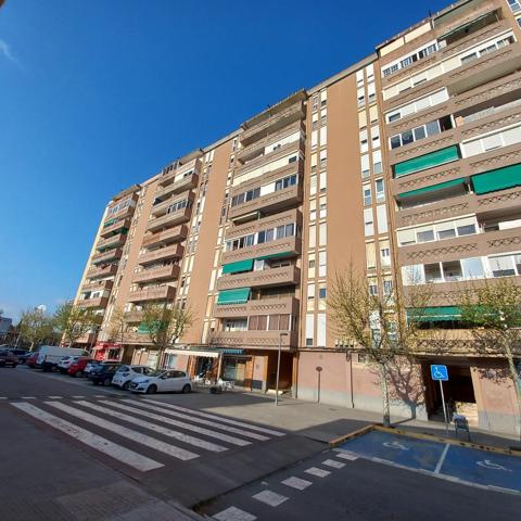 Piso con ascensor a reformar. photo 0