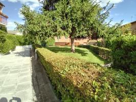 Chalet en venta en Cobeña photo 0