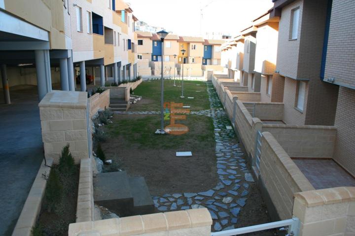 Casa - Chalet en venta en Épila de 166 m2 photo 0