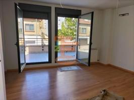 Piso en venta en Tudela de 66 m2 photo 0
