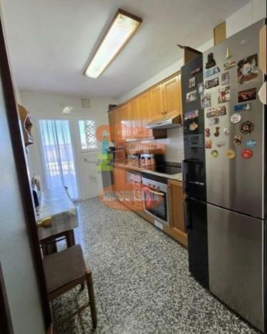 Piso en venta en Caspe de 137 m2 photo 0