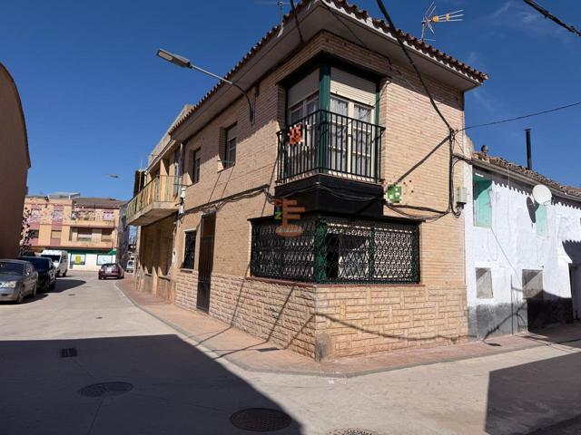 Casa - Chalet en venta en Alfamén de 96 m2 photo 0