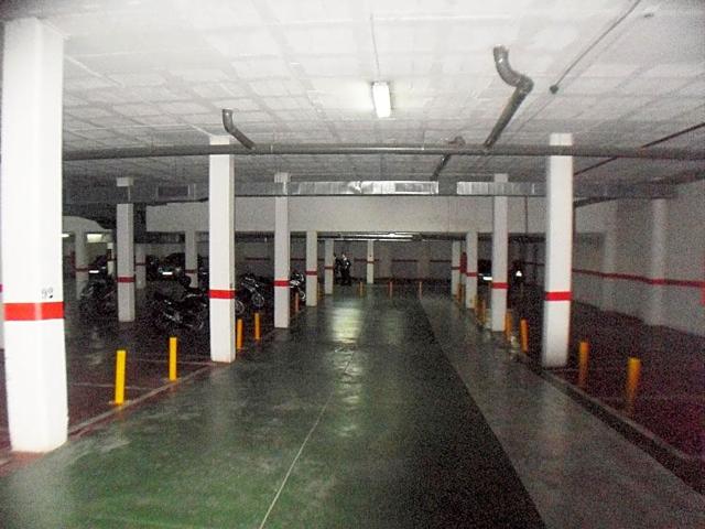 Plaza De Parking en venta en Málaga de 900 m2 photo 0