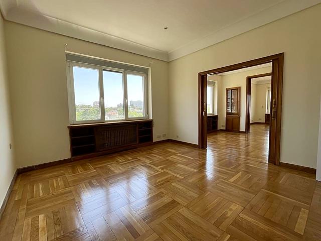 Piso en alquiler en Madrid de 285 m2 photo 0