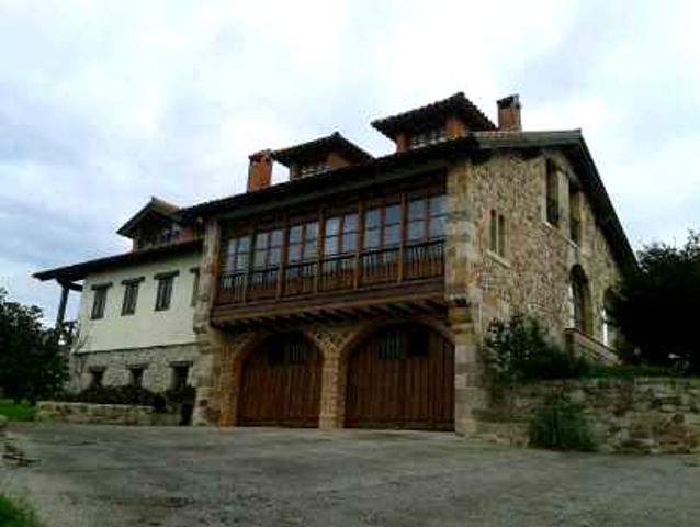 Casa - Chalet en venta en Alfoz de Lloredo de 560 m2 photo 0