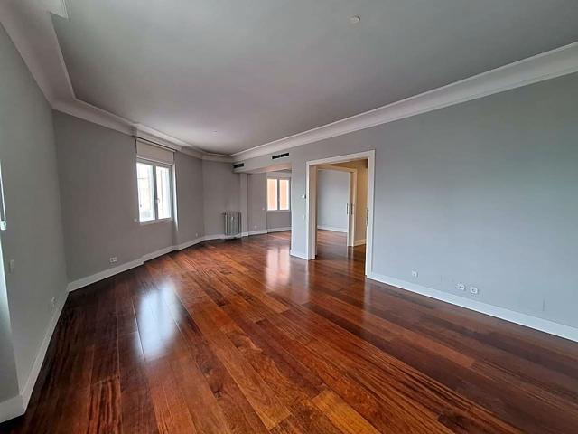 Piso en alquiler en Madrid de 200 m2 photo 0