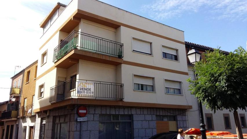 Edificio en venta en El Barco de Ávila de 182 m2 photo 0