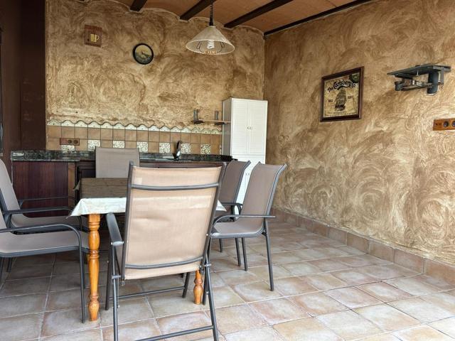 Precioso Chalet con 3 dormitorios en alquiler photo 0