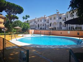 Apartamento en venta en Costa Sancti Petri. Planta baja – A escasos metros del mar photo 0