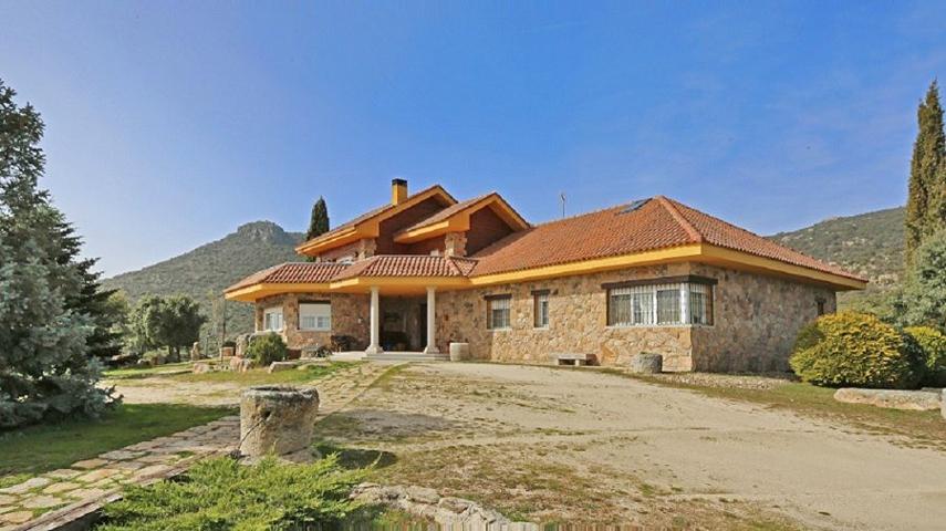 Villa En venta en Hoyo de Manzanares photo 0