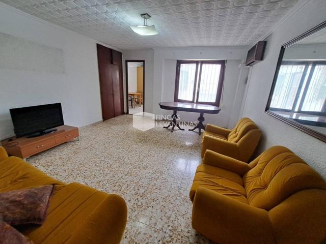 VENTA DE CASA DE DOS PLANTAS EN EN CENTRO photo 0