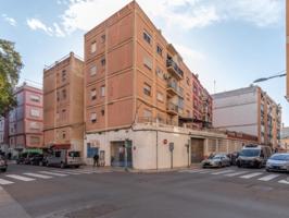Local En venta en Alzira photo 0