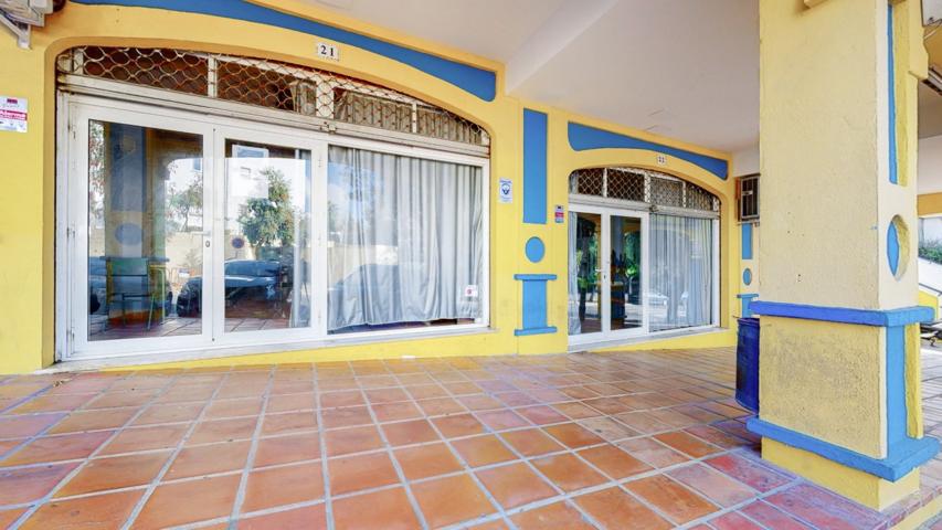 Gran local comercial de 1295m2 en Benalmadena photo 0
