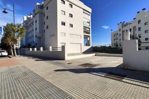 Venta de local en exclusiva zona de alta expansión de Torremolinos photo 0