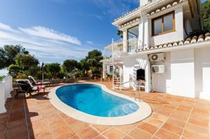 Villa o chalet independiente con parcela edificable independiente en Mijas photo 0