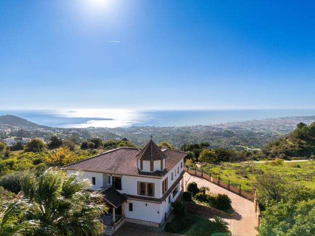 ¡DESCUBRE UNA DE LAS MEJORES VILLAS DE OSUNILLAS, MIJAS PUEBLO, CON LAS VISTAS MÁS ESPECTACULARES! photo 0