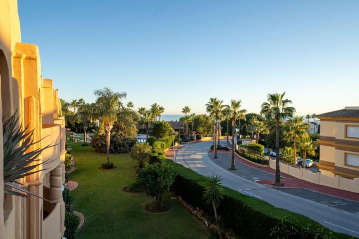 ÁTICO MUY AMPLIO CON GRAN TERRAZA Y EXCELENTES CALIDADES EN ZONA TRANQUILA EN CALAHONDA photo 0