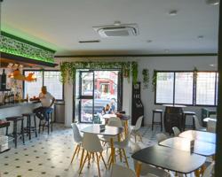 TRASPASO BAR CON AMPLIA TERRAZA EN PLENO CENTRO DE TORREMOLINOS photo 0