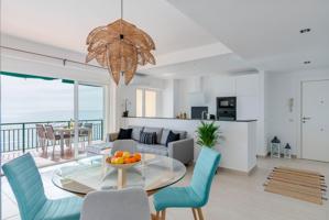 IMPRESIONANTE APARTAMENTO EN PRIMERA LINEA DE PLAYA photo 0