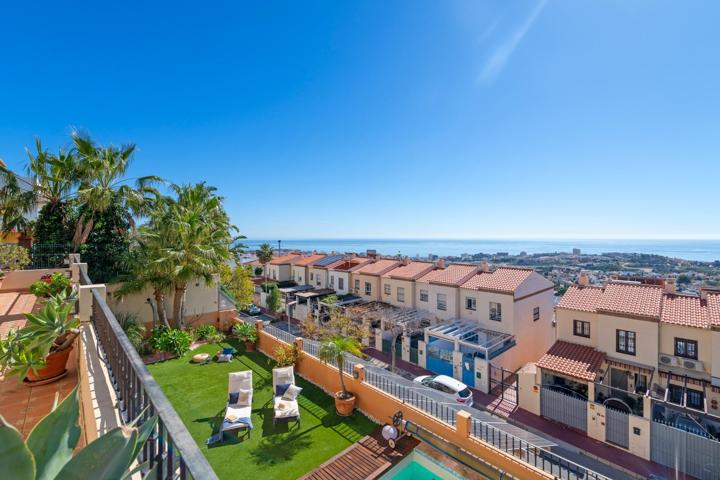 EXCLUSIVA VILLA EN BENALMÁDENA – LUJO, CONFORT Y RENTABILIDAD EN UNA UBICACIÓN PRIVILEGIADA photo 0