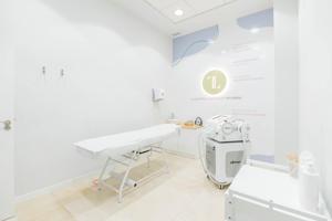 ¡Oportunidad Única de Traspaso de Clínica Estética en un Centro Comercial de Alto Nivel! photo 0